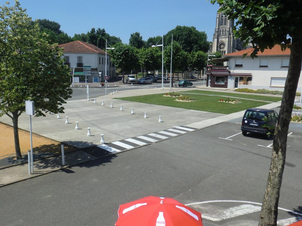Hotel Bar Des Arenes Pontonx-sur-l'Adour ภายนอก รูปภาพ